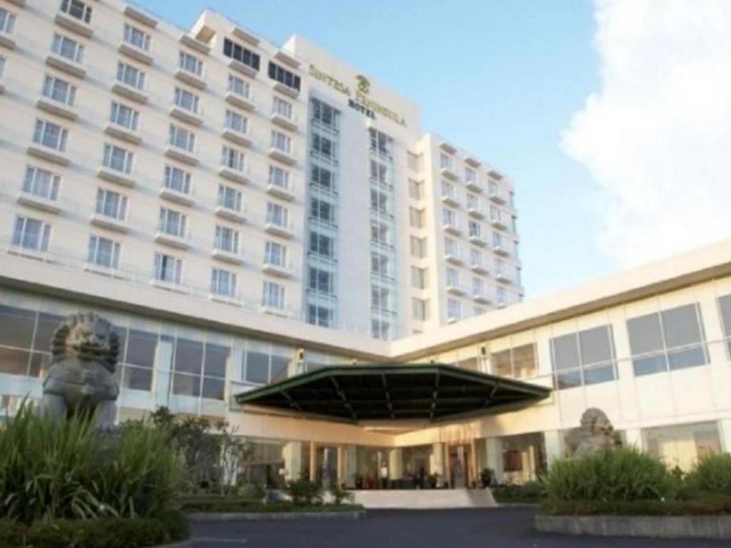 Sintesa Peninsula Hotel Manado Exterior foto